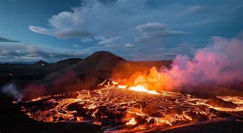 Desapareció Tras Caer En Grieta De Volcán En Erupción De Islandia