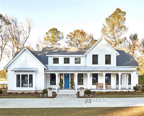 Modern Farmhouse with Front Porch - Home Bunch Interior Design Ideas