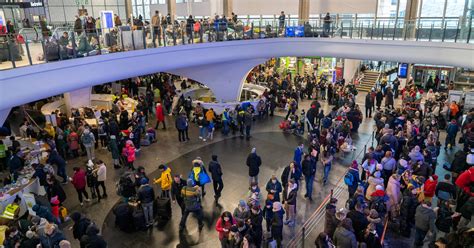 Warszawa Chaos Na Dworcu Centralnym Aktywi Ci Apeluj Wojewoda