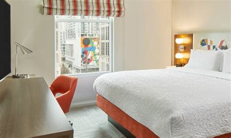 Rooms at Hampton Inn & Suites Atlanta Midtown