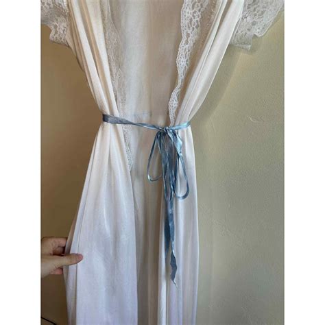 Rare Vintage Miss Elaine White Sheer Satin Lace Trim Gem