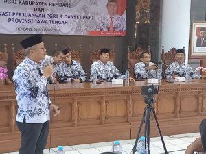 Guru Harus Memprovokasi Masyarakat Agar Sekolah Derap Guru