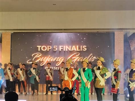 Sumsel Bupati Popo Hadiri Malam Grand Final Pemilihan Bujang Gadis Oku