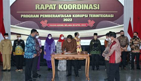 Gubernur Dan Bupati Walikota Se Provinsi Lampung Tandatangani Pakta