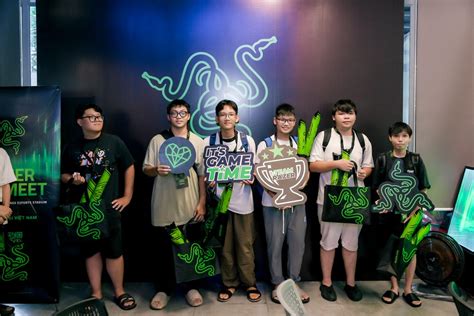 Razer ký kết hợp tác với Team Flash