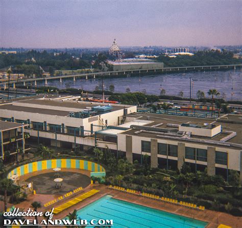 Davelandblog: Disneyland Hotel: Take the Monorail!