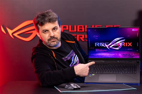 VIDEO Cum arată și ce poate Strix SCAR 18 G834 cel mai tare laptop