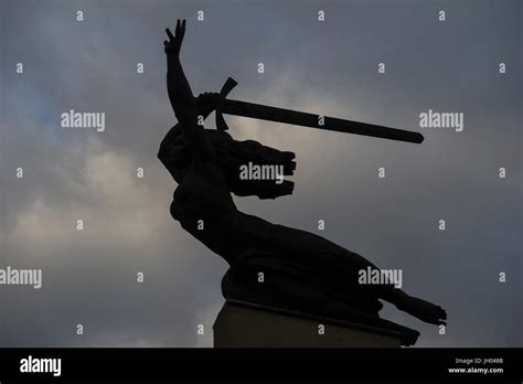 Warsaw Nike Monument Hi Res Stock Photography And Images Alamy