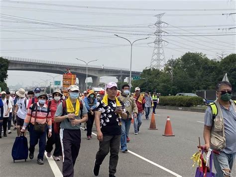 大甲媽起駕顏清標扶轎突換手 顏寬恒曝父親身體狀況 生活 中時