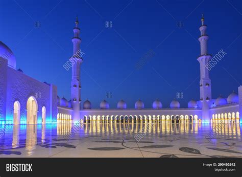 Night Grand Mosque Abu Image & Photo (Free Trial) | Bigstock