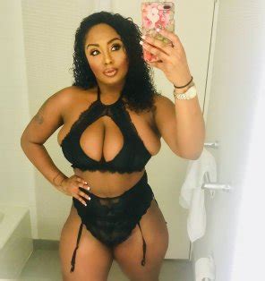 Layton Benton Porn Pic