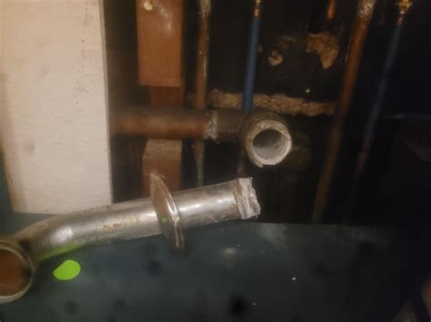 Drain pipe under sink broken. : r/Plumbing