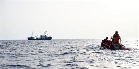 Migranten Von Schiff Alan Kurdi Sind In Malta An Land Fl Chtlinge