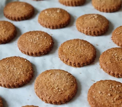 BISCOTTI FROLLINI CON FARINA DI FARRO Miele E Farina Integrale