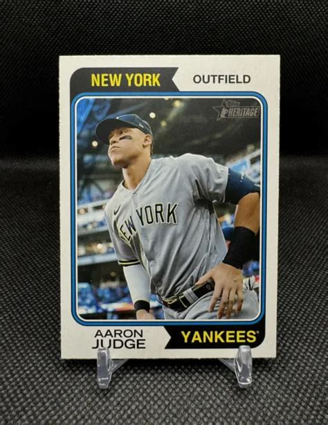 VARIATION D IMAGE AARON Judge 2023 Topps Heritage 152 New York Yankees