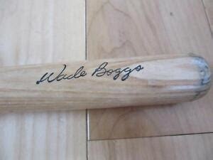 Louisville Slugger Custom Mini Bats | semashow.com