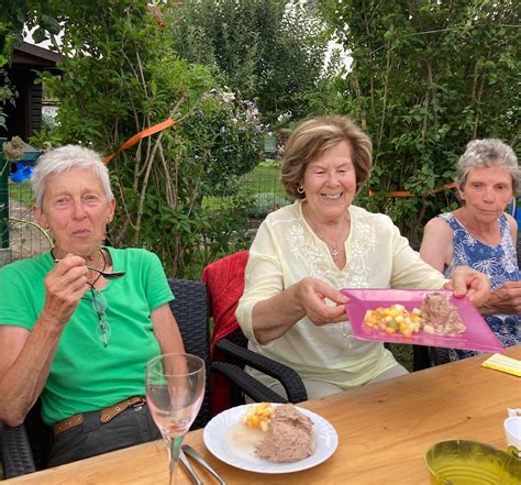 Pfarrei Volketswil Ch August Sommergrill Der Frauengruppe