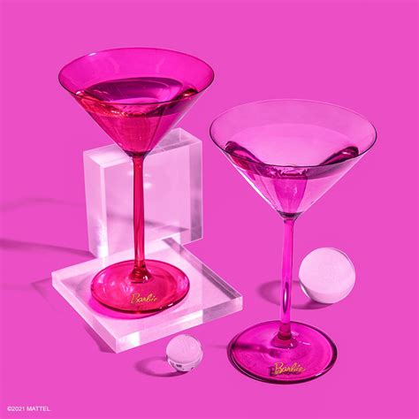 Pink Aesthetics Must Have Wine Glasses Makes The Perfect T Martini Set Pink Cocktails Fancy