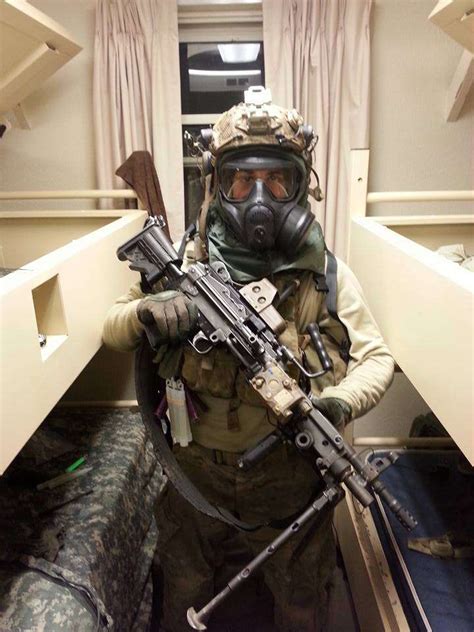 How A Navy SEAL Sets Up His Body Armor Seal Grinder PT