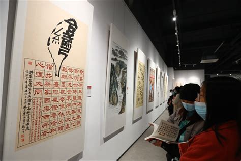 第三屆贛台高校書畫聯展開幕 香港商報