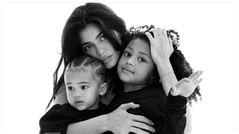 Kylie Jenner Hugs Daughter Stormi Five And Son Aire One In Adorable Thanksgiving Snap My