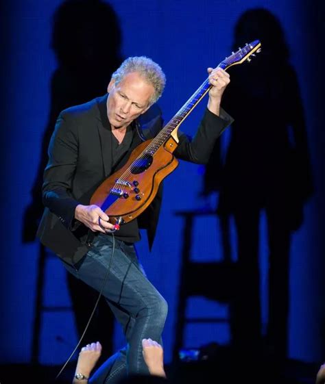 Fleetwood Mac Fires Lindsey Buckingham As Lead Guitarist Leaves Ahead