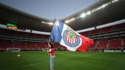 Chivas Anuncia Una Baja En El Mediocampo Jugar En Cruz Azul Para El