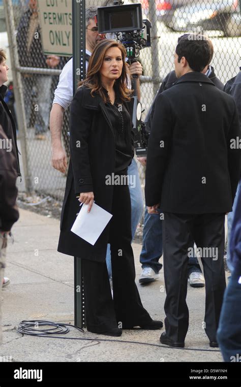 Mariska Hargitay Seen On The Set Of Law And Order Svu In Manhattan