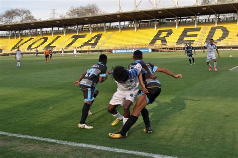 Pérolas Negras vence EC Resende por 3 a 0 e leva a melhor em clássico