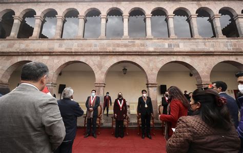 Presidenta del Congreso firma en la ciudad del Cusco la autógrafa de