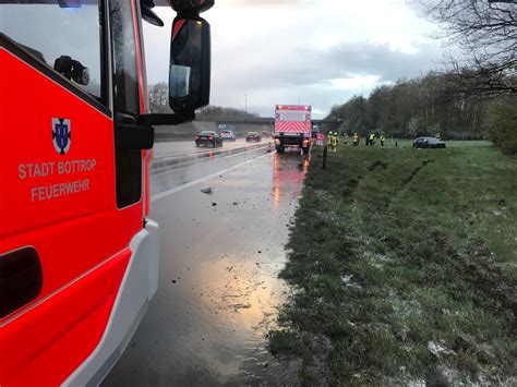 FW Verkehrsunfall Auf Der Autobahn A2 Presseportal