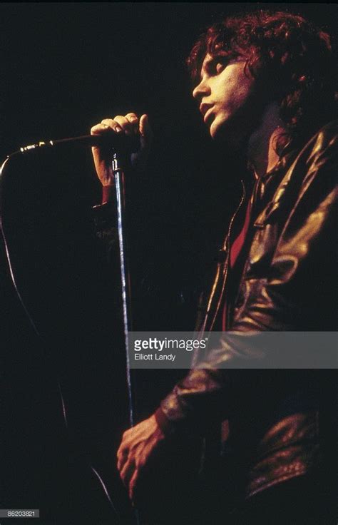 Photo Of Jim Morrison And Doors Jim Morrison Live At The Fillmore East Jim Morrison Zangers