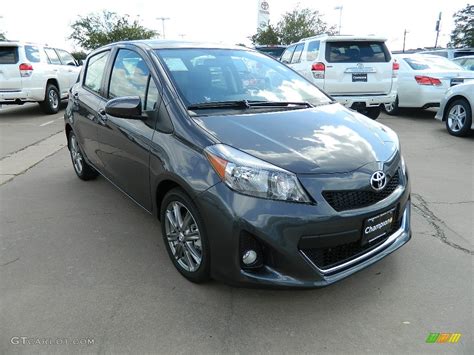 2012 Magnetic Gray Metallic Toyota Yaris SE 5 Door 57874627 Photo 3