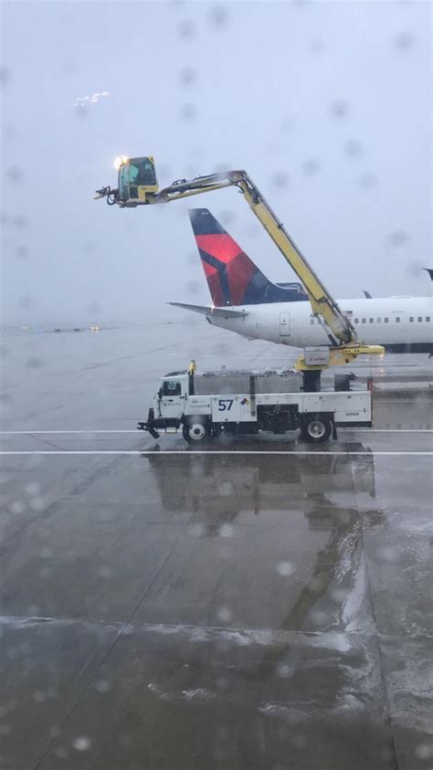 Aircraft Deicing Vehicle : r/specializedtools