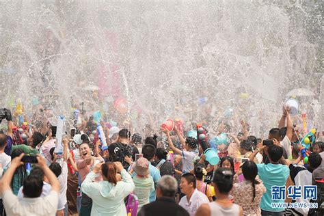 傣族泼水节来了！云南景谷节日氛围瞬间拉满