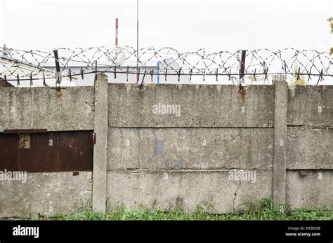 Barbed Wire Wall Atelier Yuwaciaojp