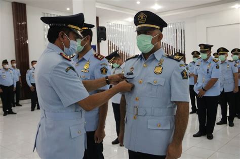 Lantik 19 Pejabat Administrasi Imam Suyudi Ingatkan Resolusi