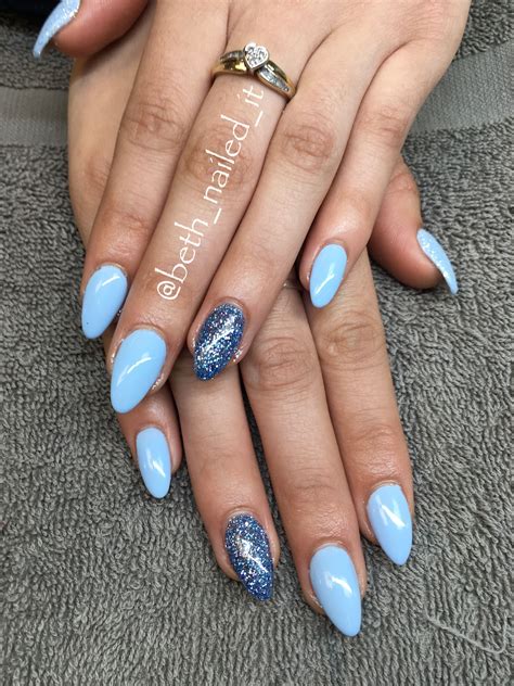 Pale Blue Almond Shaped Nails Blue Nail Designs Almond Shape Nails