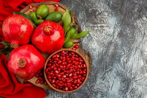 Free Photo Top Close Up View Pomegranates Pomegranate And Pomegranate