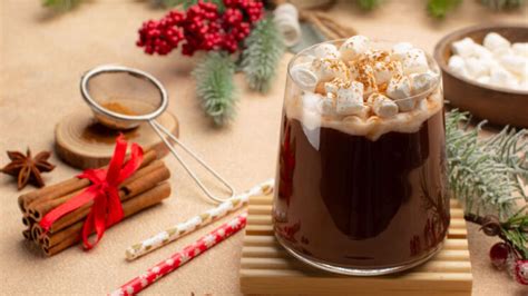 16 Best Hot Chocolate Cocktails for Winter