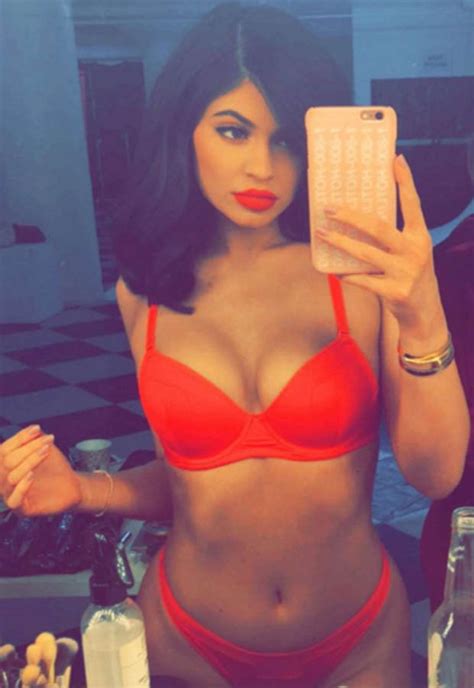 Hot Bod Hotter Temper Kylie Jenner Doesn T Give A F What Critics