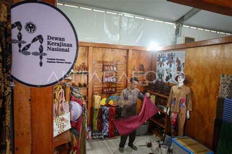 Persiapan Pameran HUT Dekranas ANTARA Foto