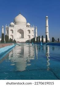 Taj Mahal Reflection On Water Stock Photo 2270619015 | Shutterstock