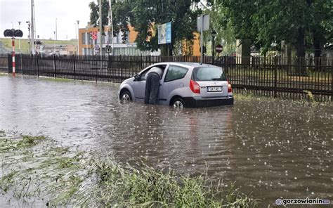 Ulewa W Gorzowie Ulice W Mie Cie Zosta Y Zalane