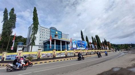 Prestasi Gubernur Papua Lukas Enembe Bangun 9 Gedung Monumental Di