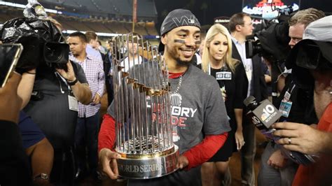 Mookie Betts won't go to White House with champion Red Sox