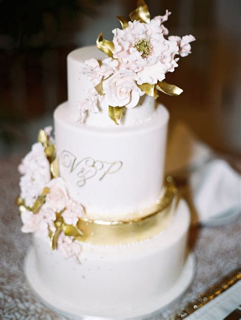 Wedding Cake with Monogram - Elizabeth Anne Designs: The Wedding Blog