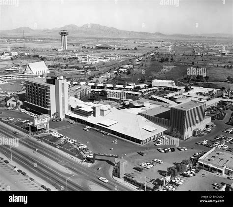 Desert Inn Las Vegas High Resolution Stock Photography and Images - Alamy