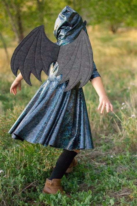 DIY Toothless Costume | How to Train Your Dragon