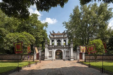 Temple De La Littérature Hanoi Au Vietnam Voyage En Asie